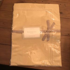 Williams Sonoma neutral linen hem stitched rubber